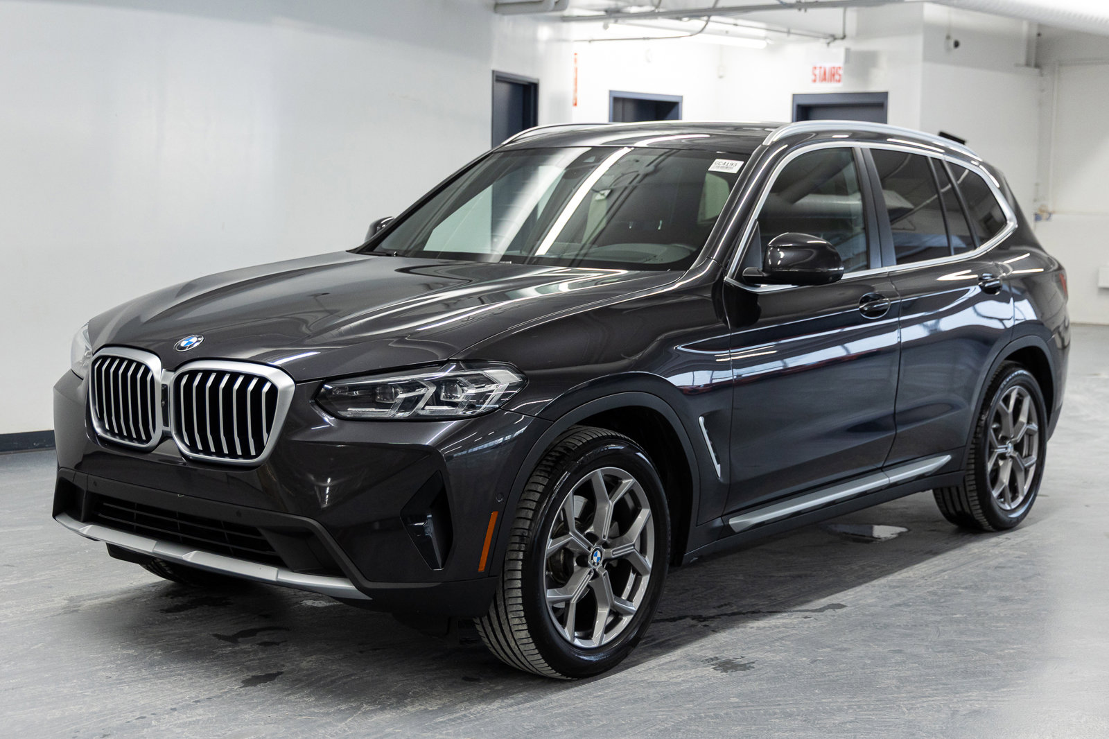 Used 2024 BMW X3 xDrive30i w/ Premium Package w/ZPA image 1