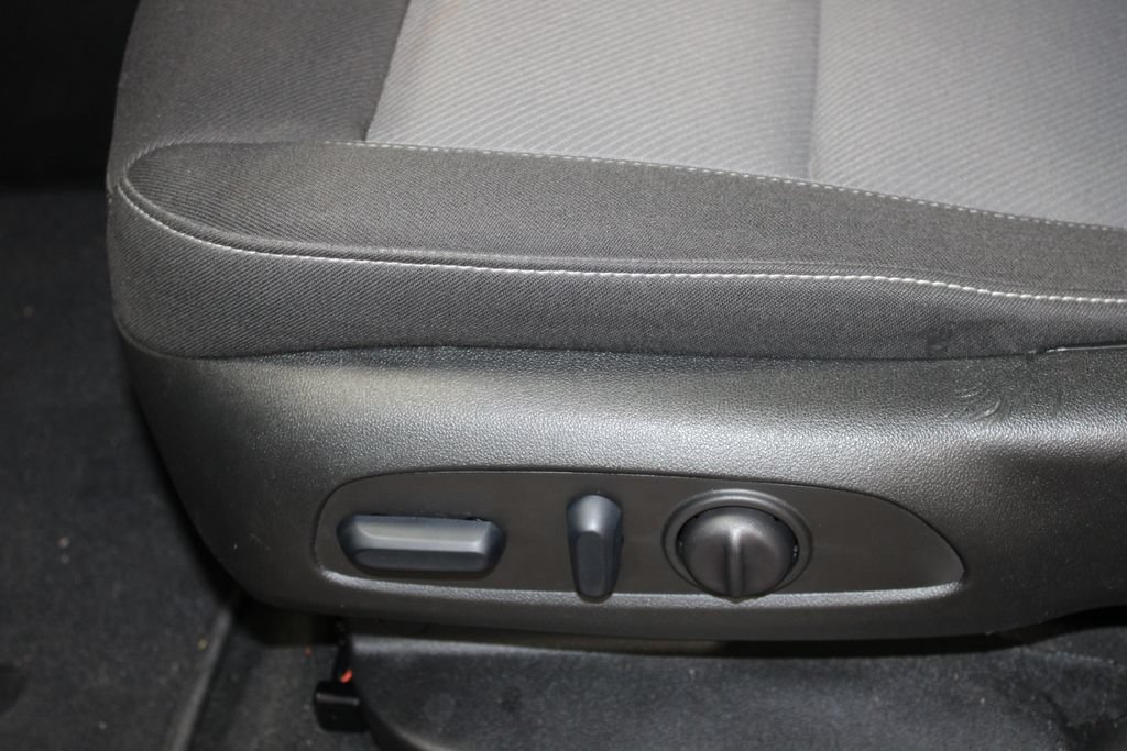 Used 2024 Chevrolet Blazer LT w/ Convenience Package FWD image 13