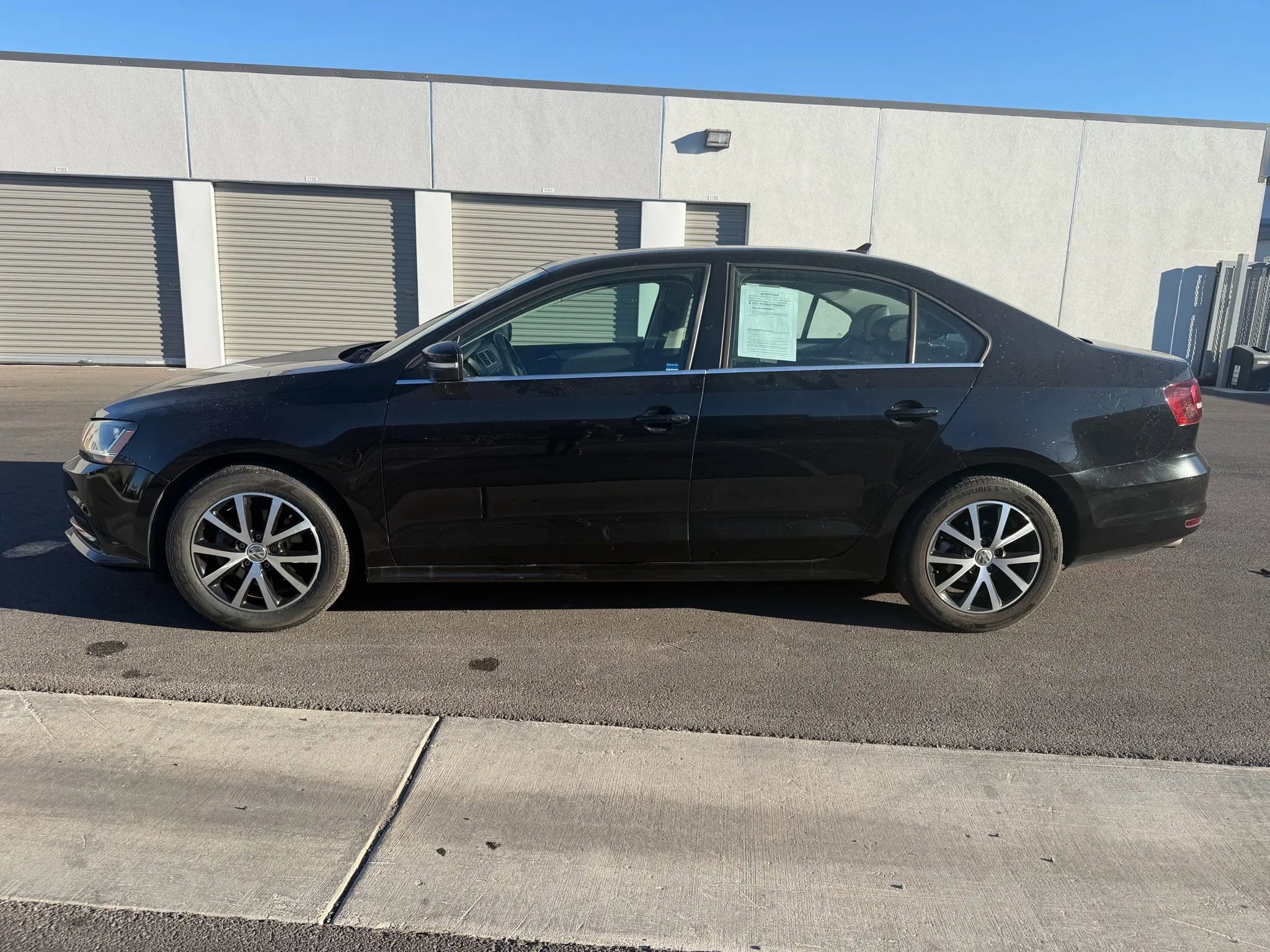Used 2017 Volkswagen Jetta SE image 3