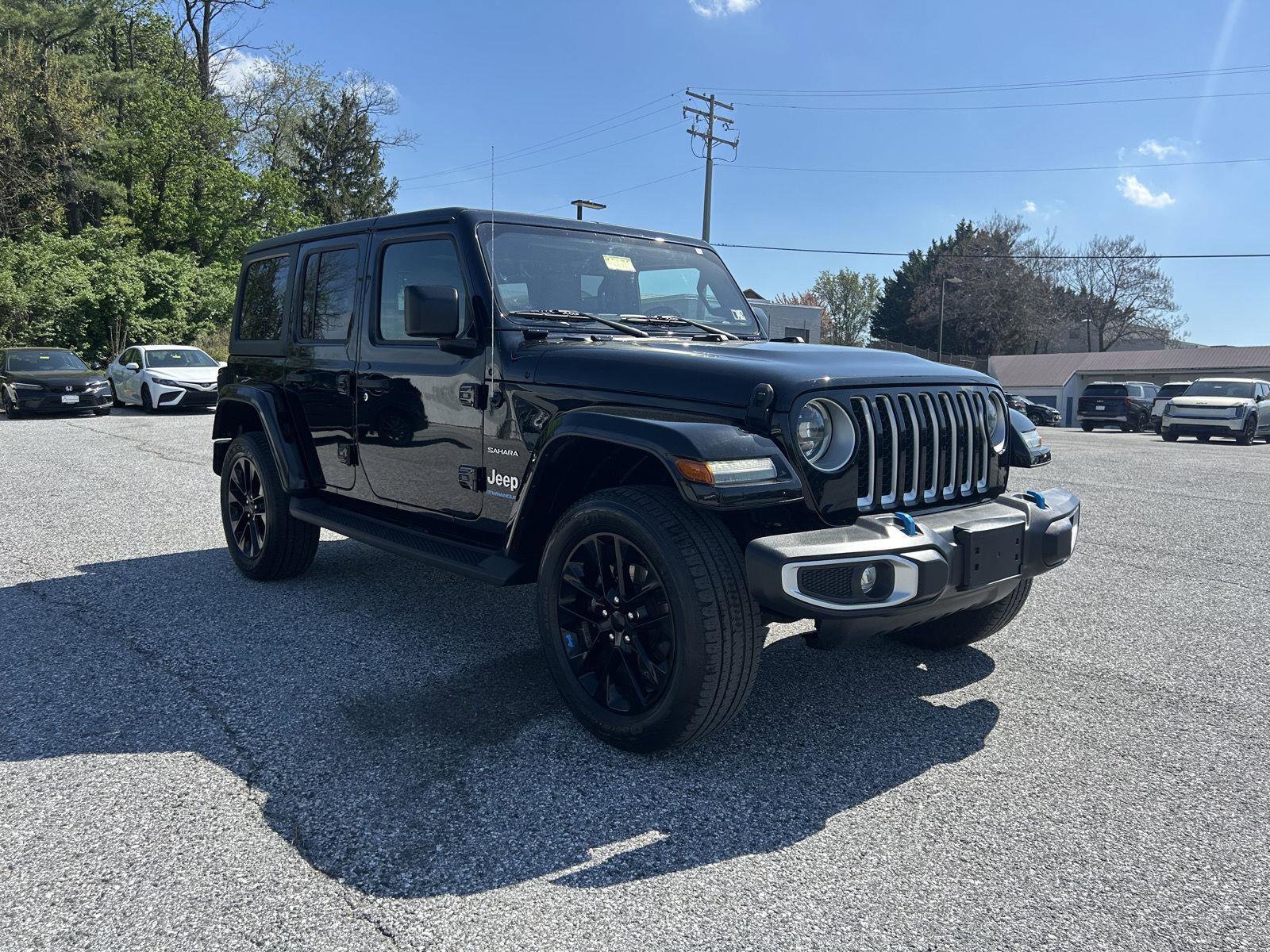 Used 2023 Jeep Wrangler Sahara image 3