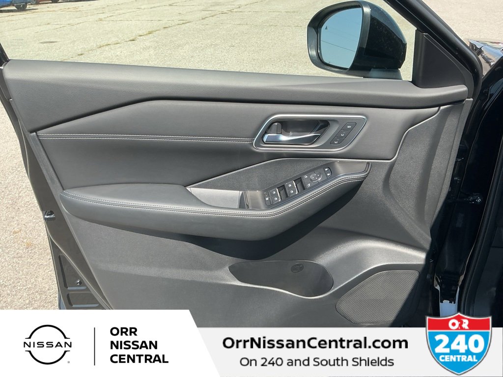 New 2026 Nissan Rogue Platinum w/ Platinum Premium Package image 16
