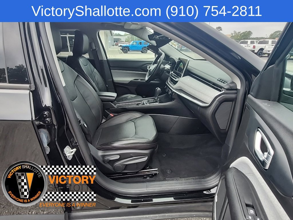 Used 2022 Jeep Compass Latitude w/ Sun and Sound Group AWD/4WD image 30