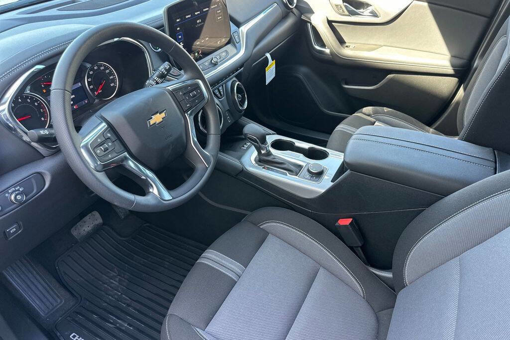 New 2026 Chevrolet Blazer LT w/ Convenience Package image 11