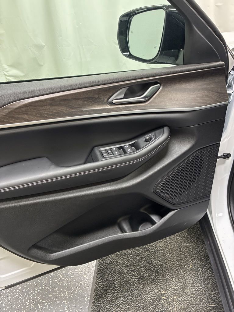 New 2026 Jeep Grand Cherokee Altitude AWD/4WD image 13