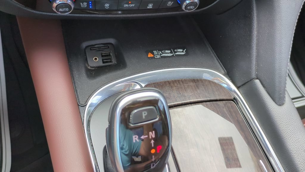Used 2021 Buick Enclave Avenir w/ Avenir Technology Package FWD image 22