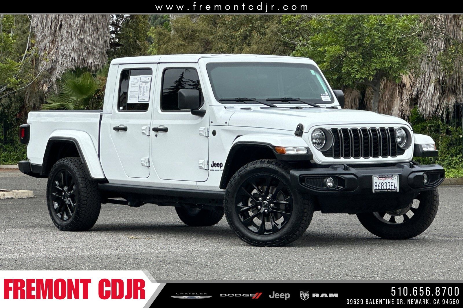 Used 2025 Jeep Gladiator Sport AWD/4WD image 1