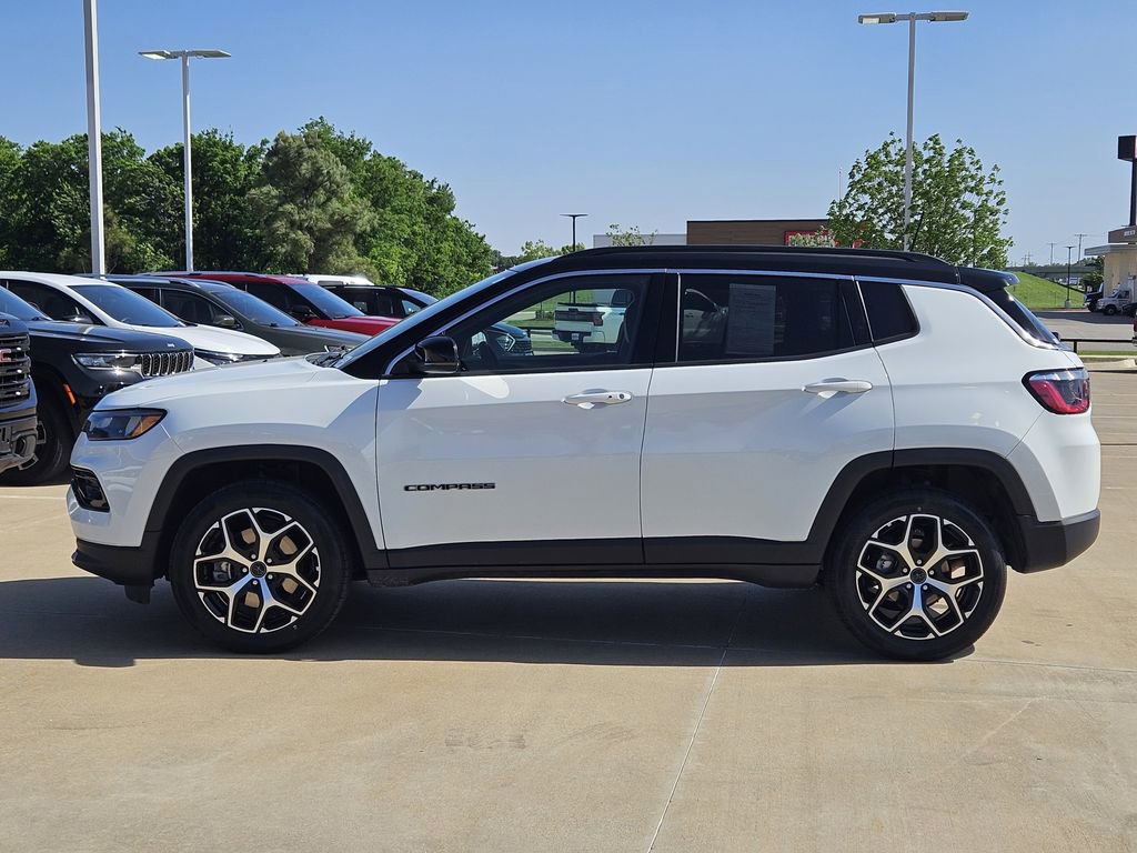 Used 2025 Jeep Compass Limited AWD/4WD video 4
