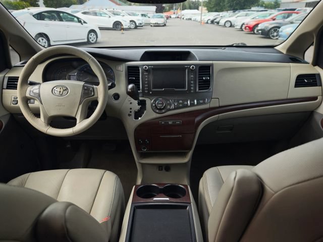 Used 2011 Toyota Sienna XLE w/ XLE Navigation Pkg FWD image 37