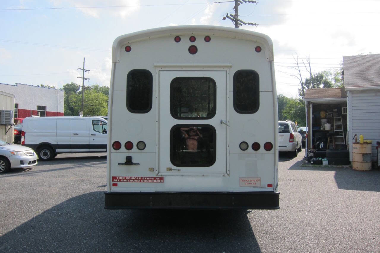 Used 2014 Ford E-450 and Econoline 450 Super Duty w/ Shuttle Bus Prep Package image 9