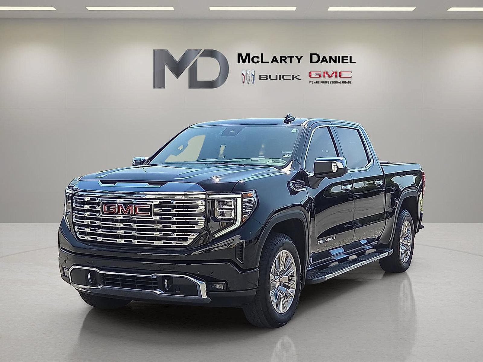 Used 2026 GMC Sierra 1500 Denali AWD/4WD image 3