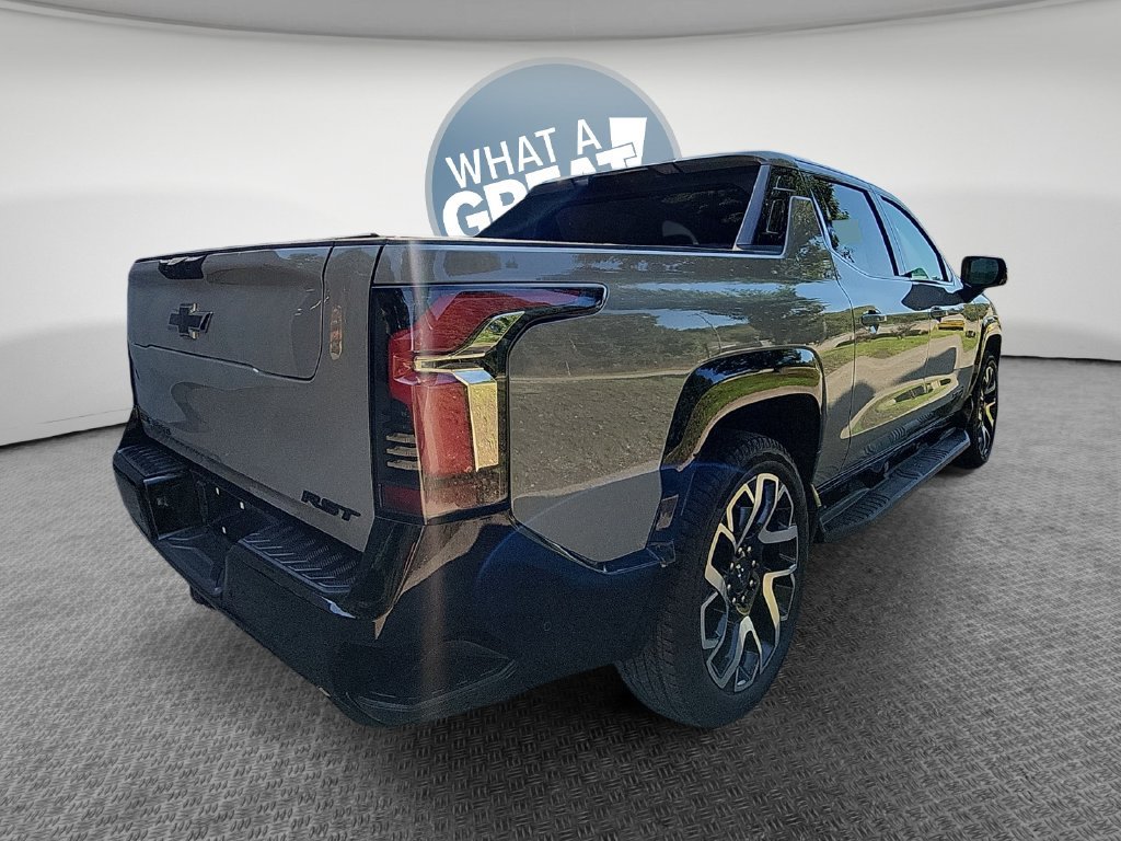 Certified 2025 Chevrolet Silverado EV RST AWD/4WD image 4