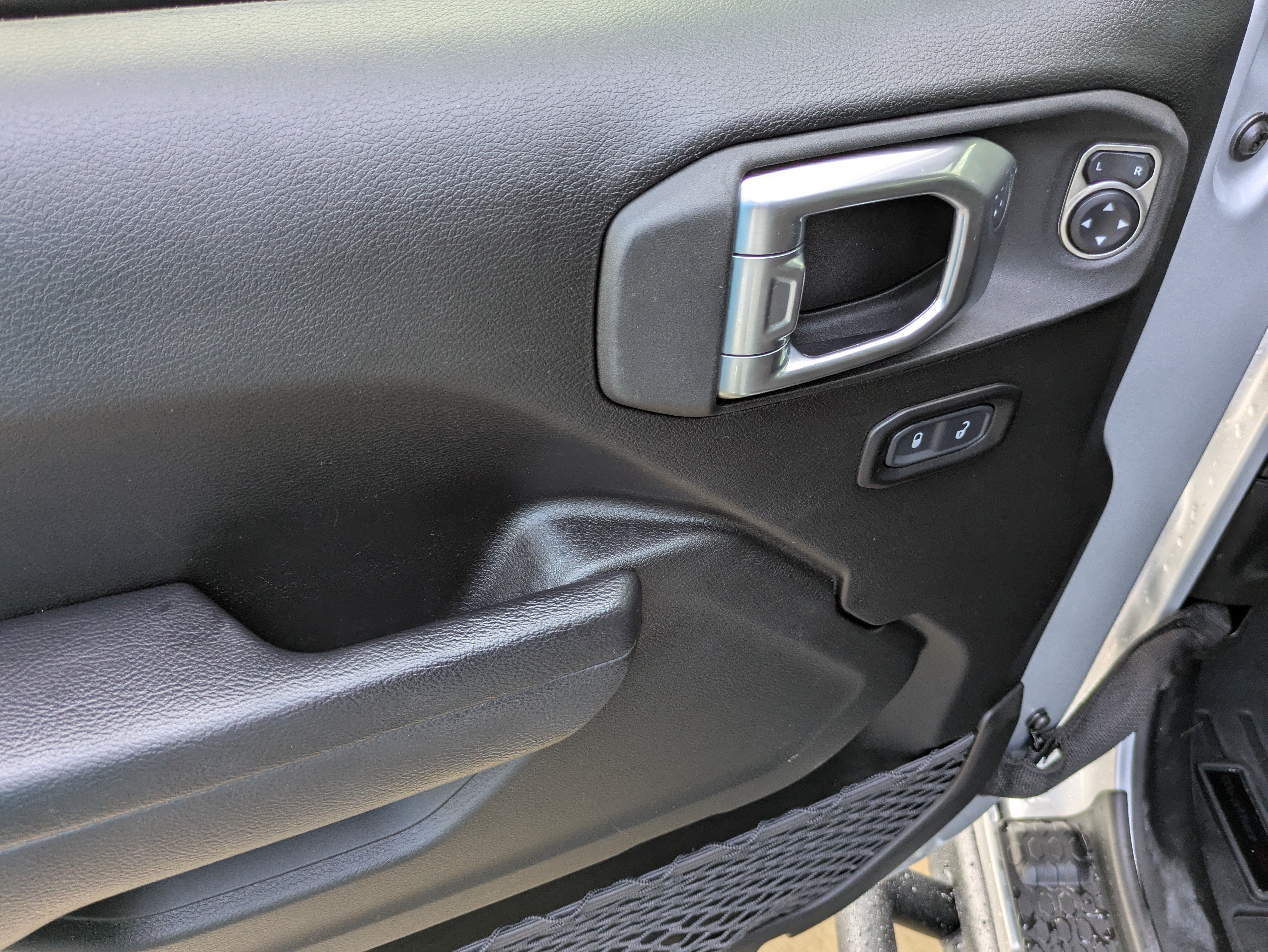 Used 2023 Jeep Wrangler Sport AWD/4WD image 11