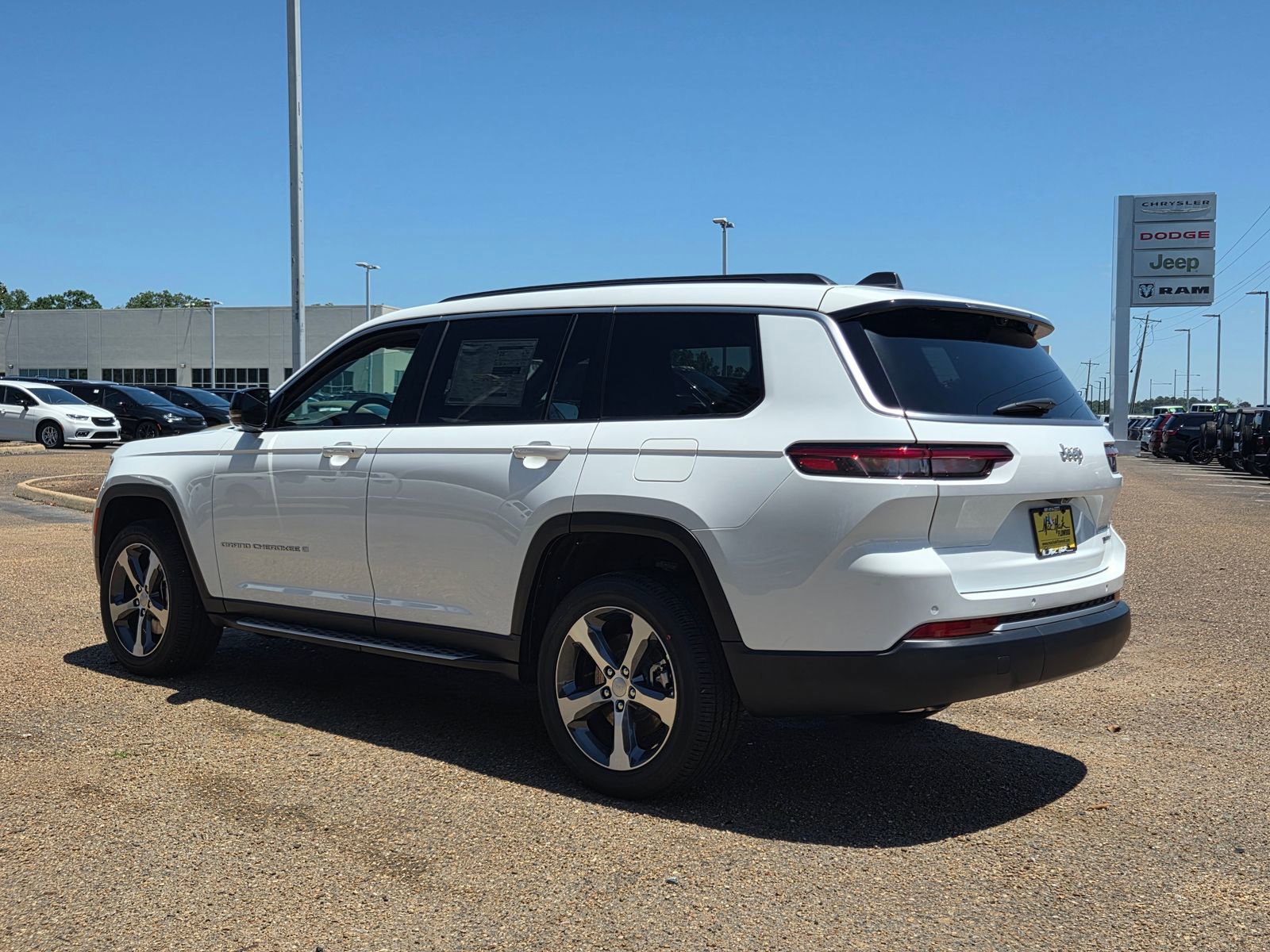 New 2026 Jeep Grand Cherokee L Limited RWD image 4