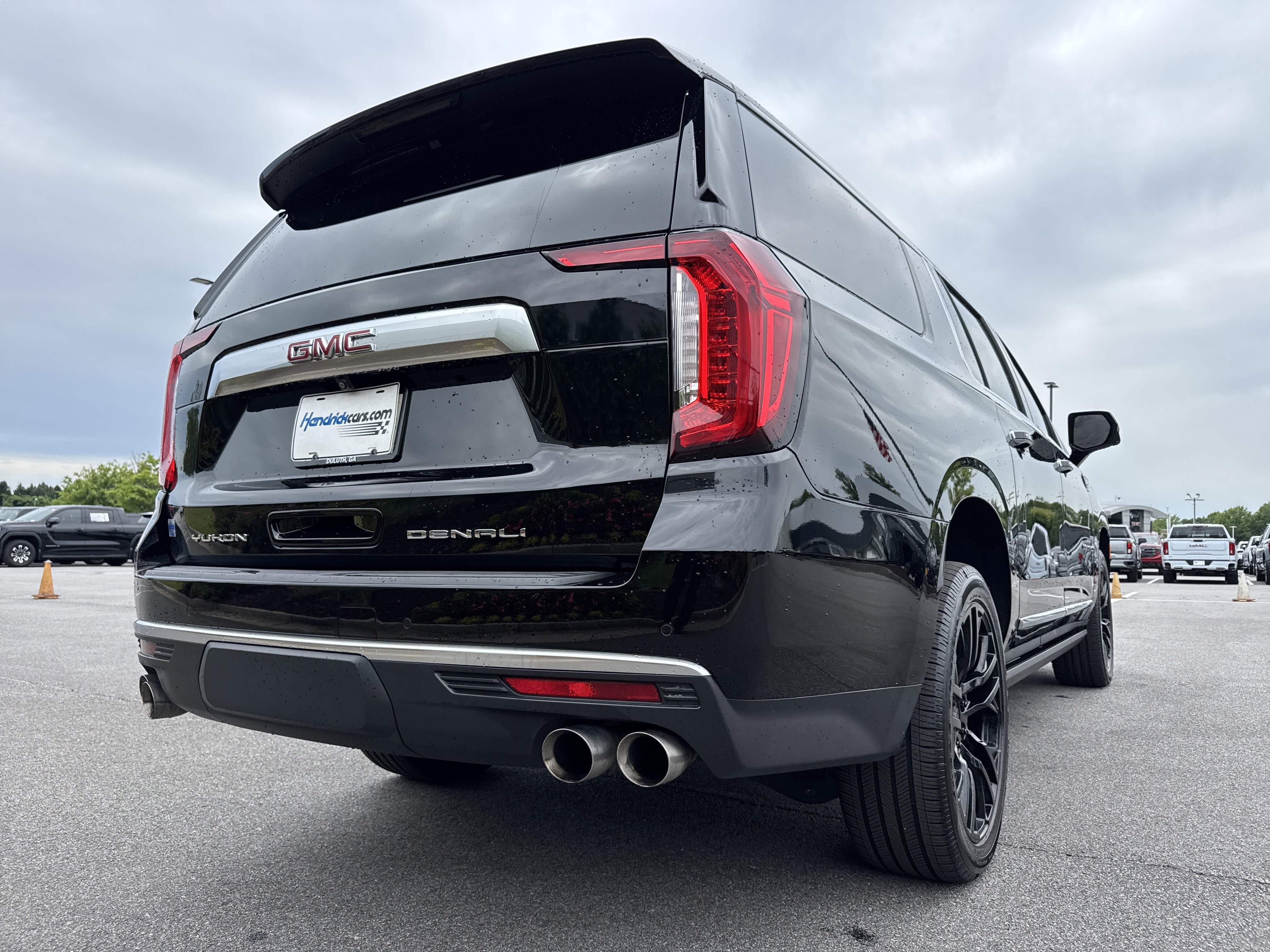 Used 2023 GMC Yukon XL Denali RWD image 10