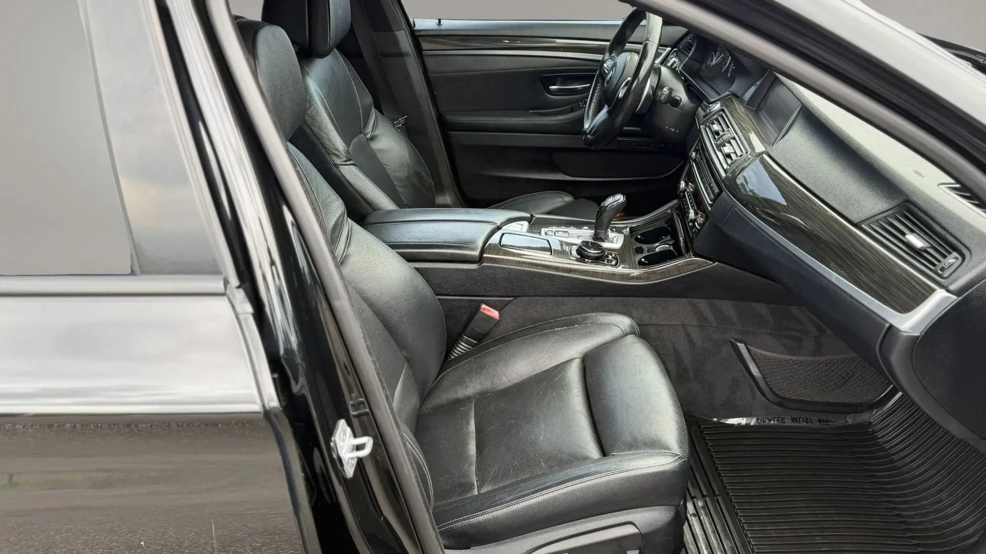 Used 2014 BMW 550i xDrive Sedan AWD/4WD image 17