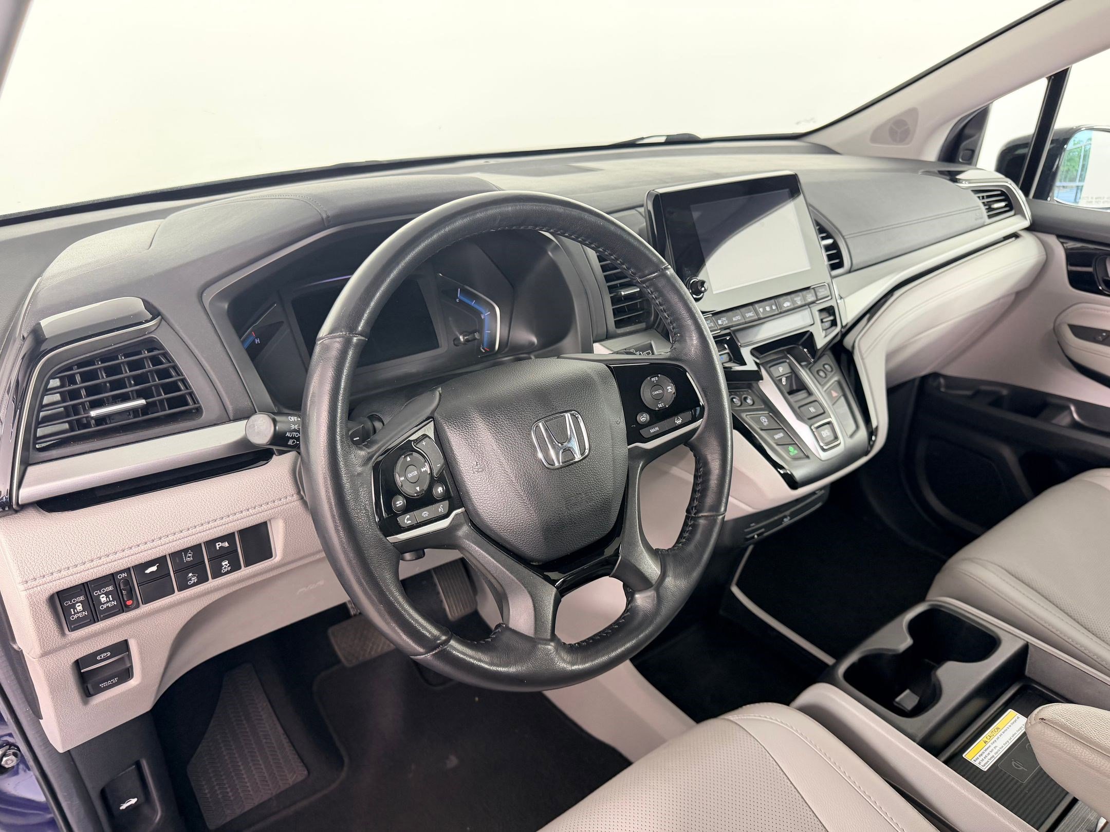 Used 2019 Honda Odyssey Elite image 4