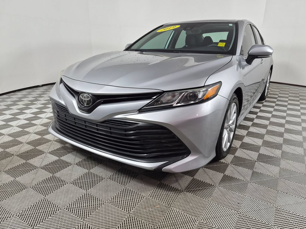 Used 2019 Toyota Camry LE w/ Convenience Package FWD image 7