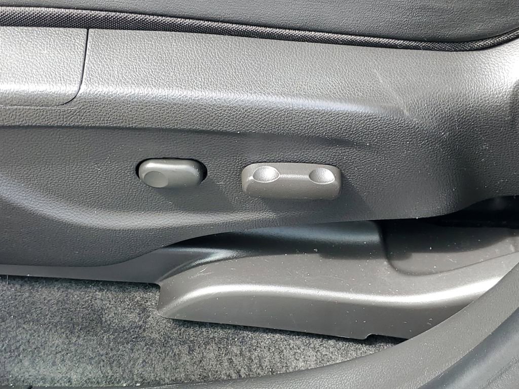 Used 2020 Buick Encore Preferred w/ Safety Package FWD image 17