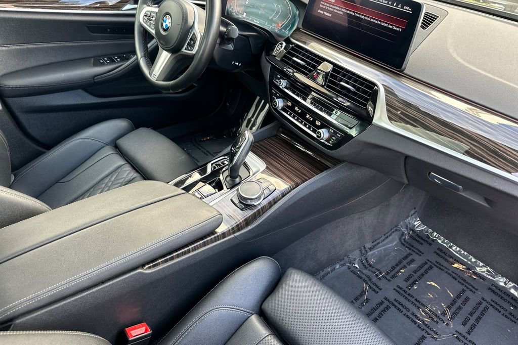 Used 2023 BMW 530i w/ M Sport Package RWD image 16