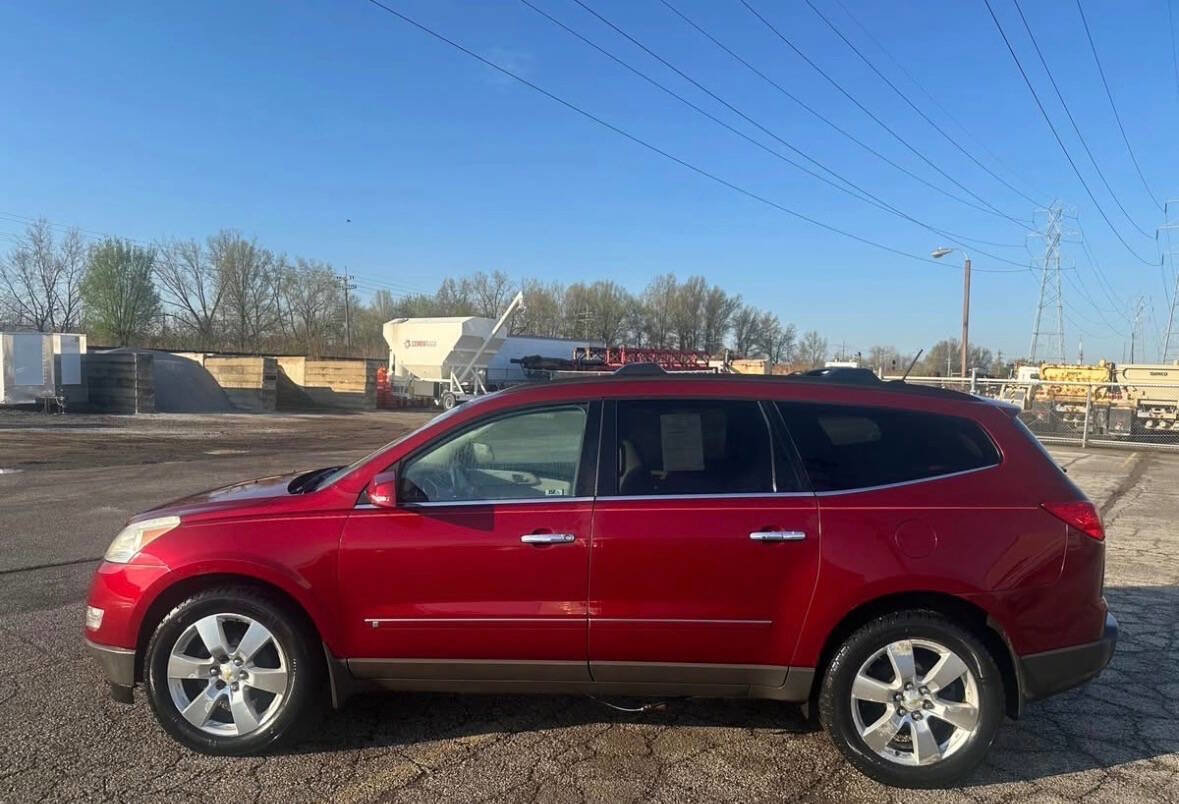 Used 2010 Chevrolet Traverse LTZ AWD/4WD image 4