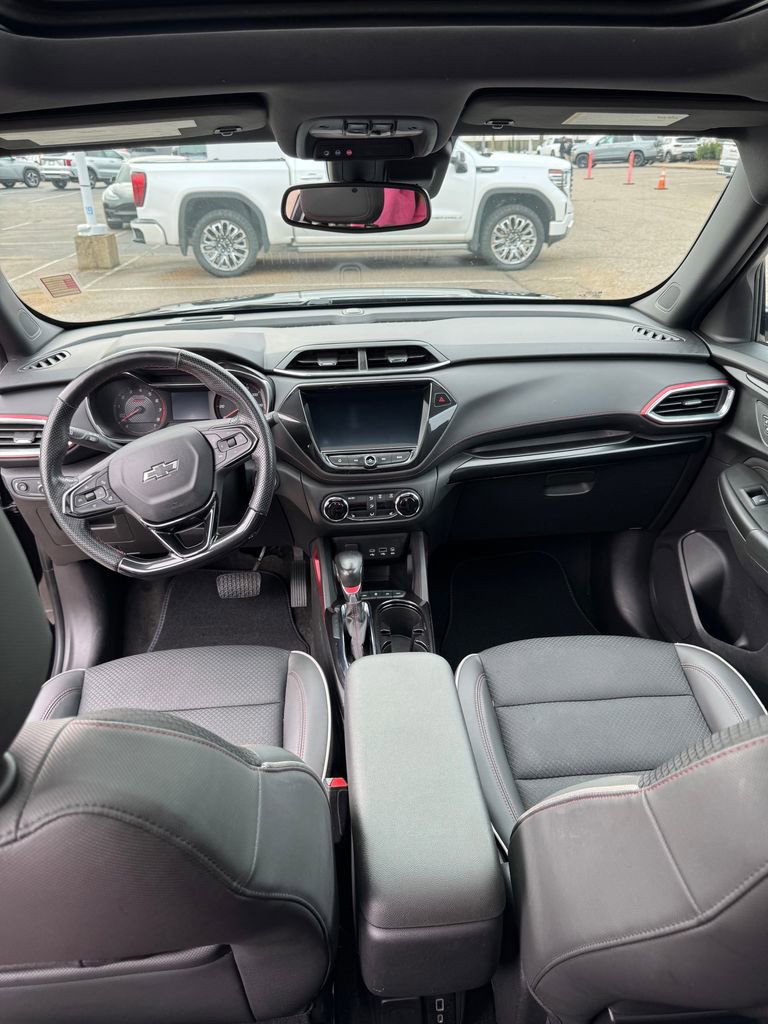 Used 2023 Chevrolet TrailBlazer RS w/ Sun and Liftgate Package image 19