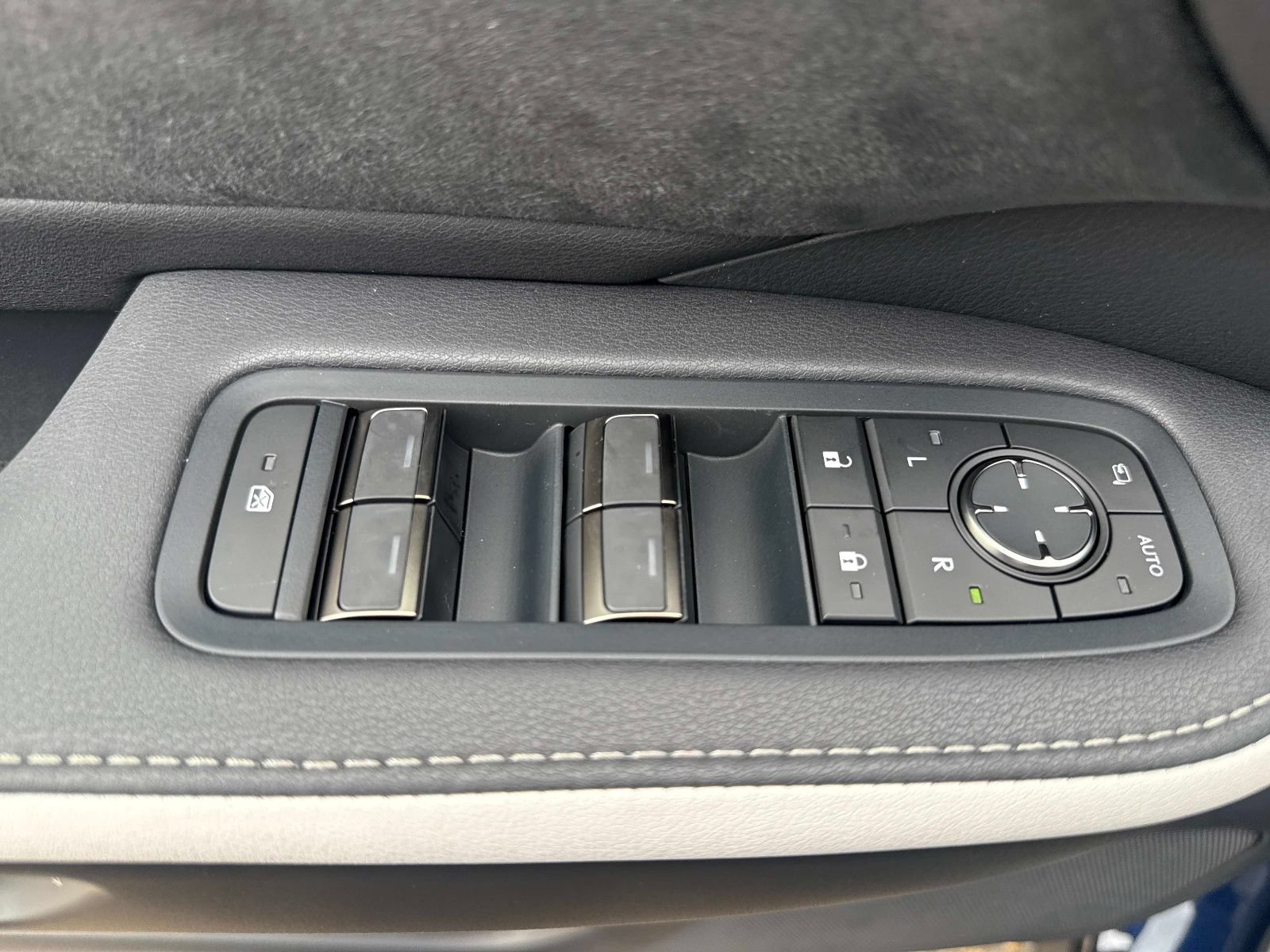 New 2026 Lexus TX 500h AWD image 20