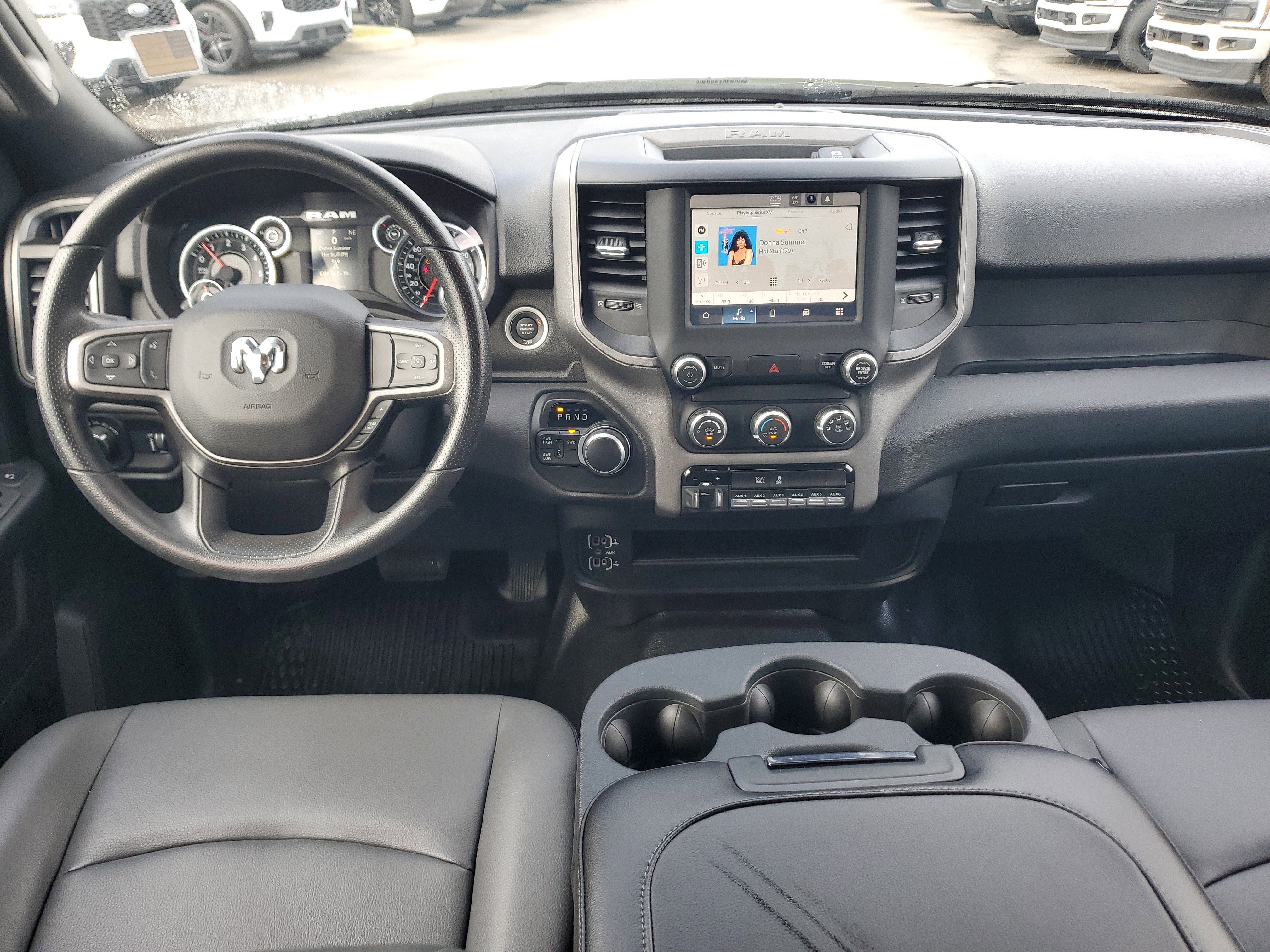 Used 2024 RAM 3500 Tradesman w/ Chrome Appearance Group AWD/4WD image 15