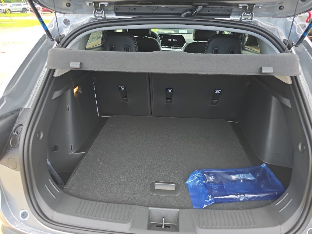New 2026 Chevrolet Trax LT w/ Driver Confidence Package FWD image 13