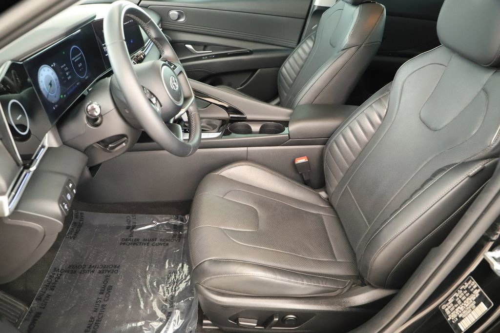 Used 2023 Hyundai Elantra Limited w/ Preferred Accessory Package image 23