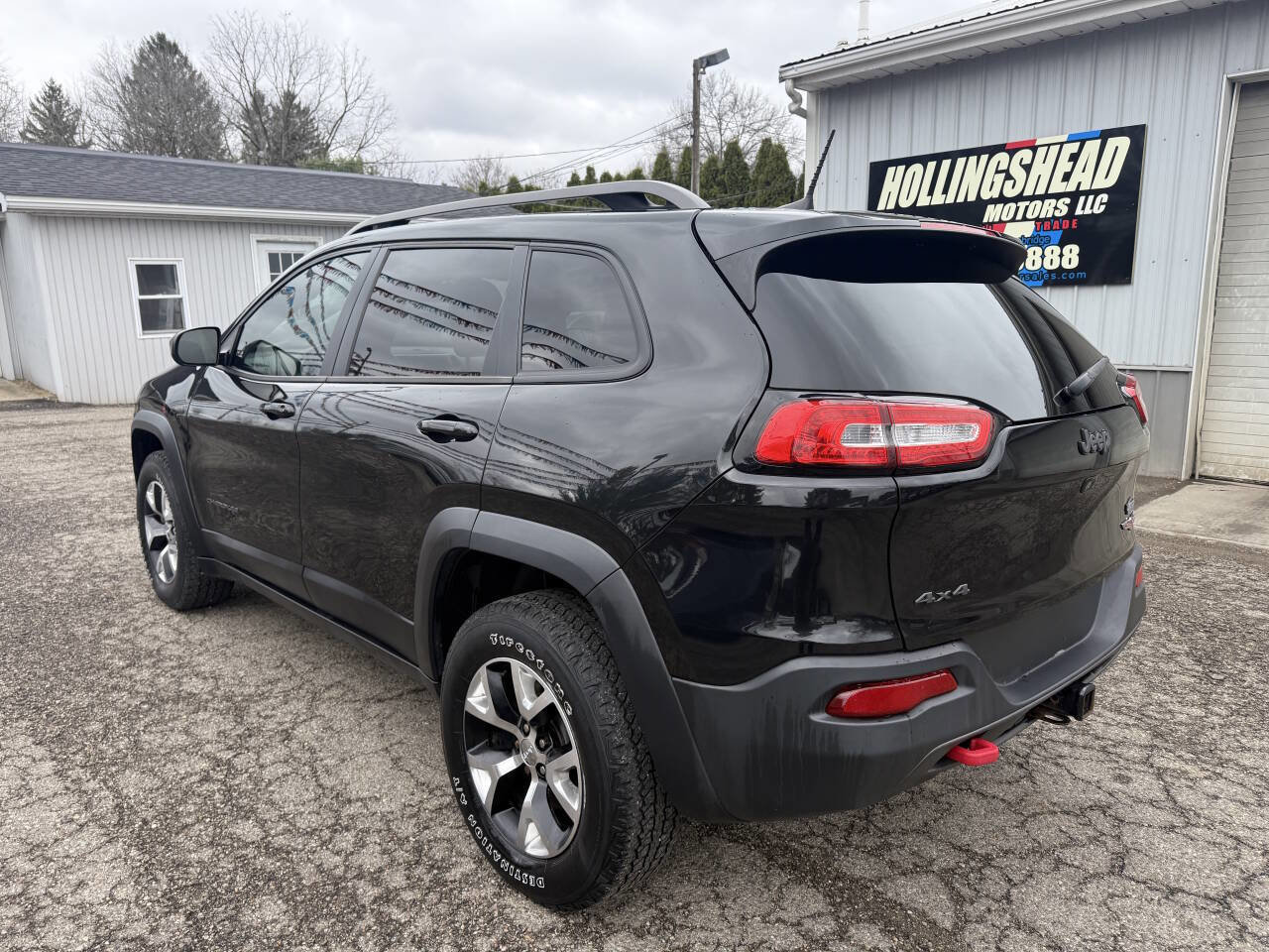 Used 2016 Jeep Cherokee Trailhawk w/ Cold Weather Group AWD/4WD image 5