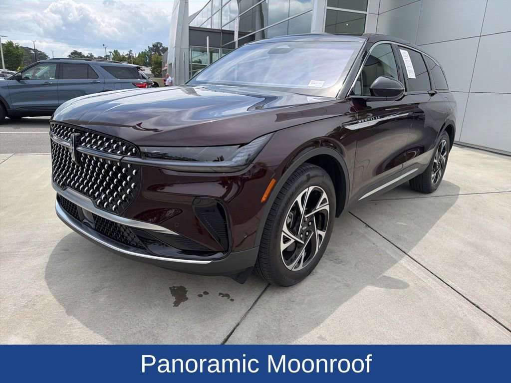 Used 2024 Lincoln Nautilus Premier w/ Equipment Group 102A AWD/4WD image 3