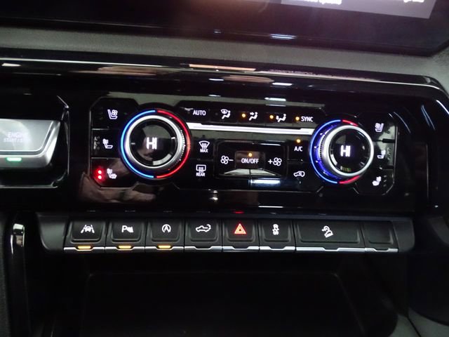 Used 2025 GMC Sierra 1500 AT4 w/ Technology Package image 13