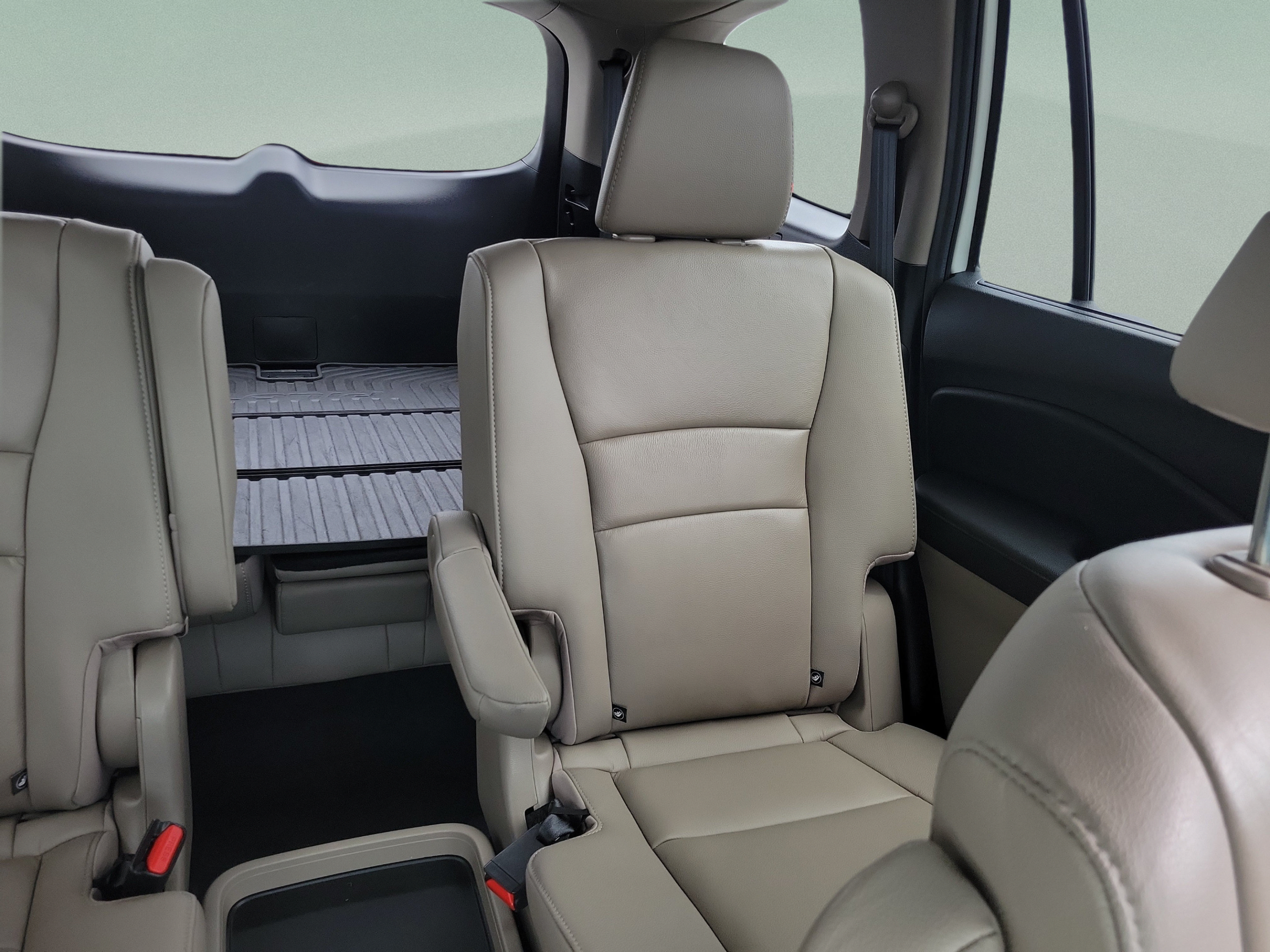 Used 2019 Honda Pilot Touring image 12
