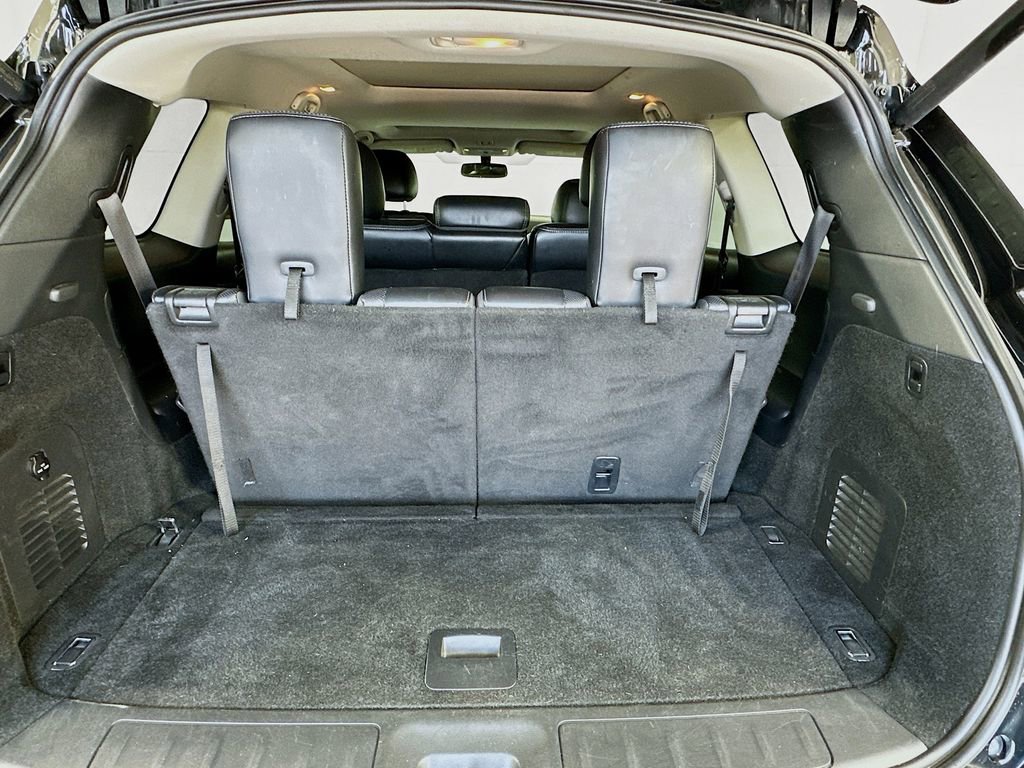 Used 2019 Nissan Pathfinder Platinum image 27