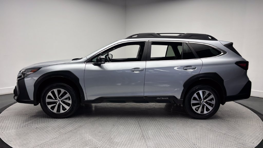 Used 2024 Subaru Outback Premium AWD/4WD image 4