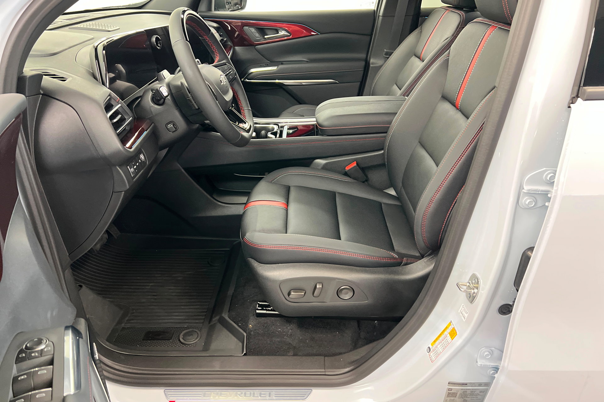 New 2026 Chevrolet Traverse RS image 18