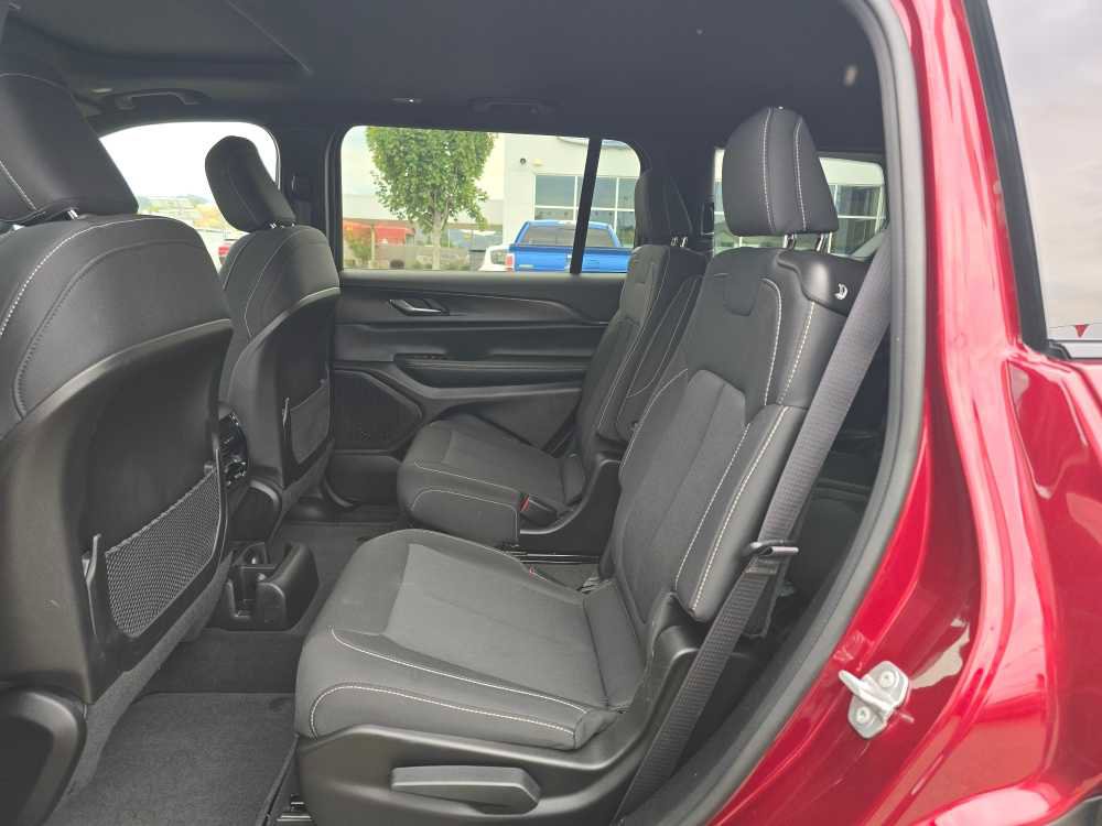 Used 2024 Jeep Grand Cherokee L Laredo w/ Luxury Tech Group I image 16