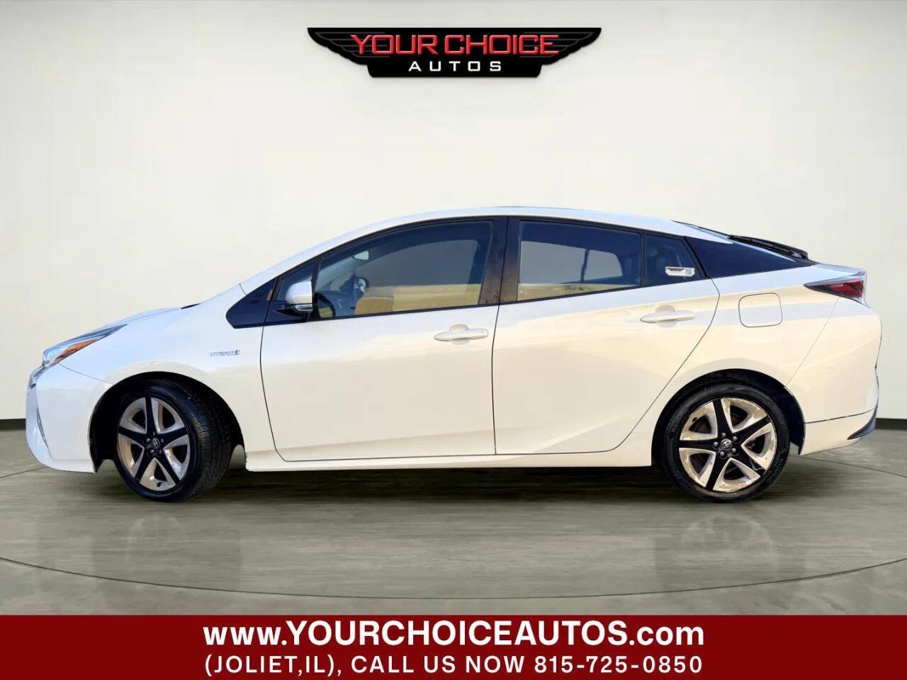 Used 2016 Toyota Prius Three Touring FWD image 2