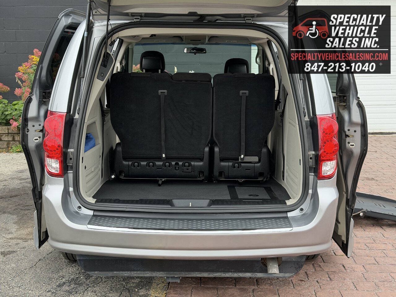 Used 2013 Dodge Grand Caravan SXT FWD image 22