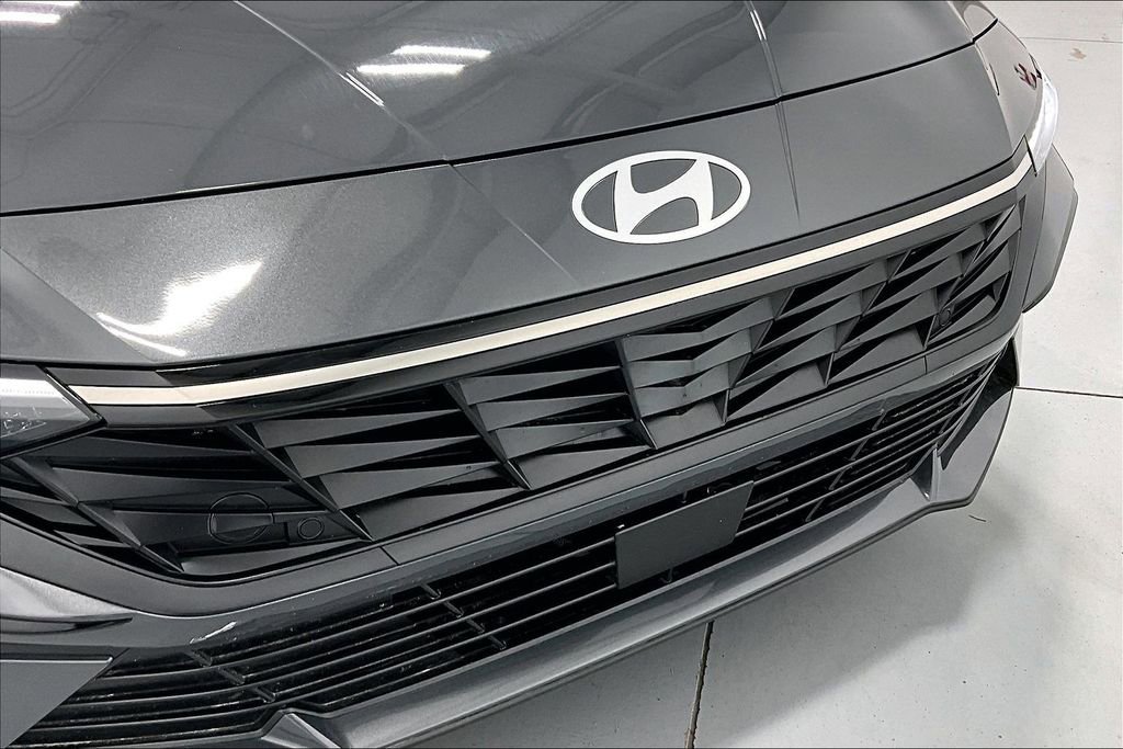 Certified 2025 Hyundai Elantra SEL image 36