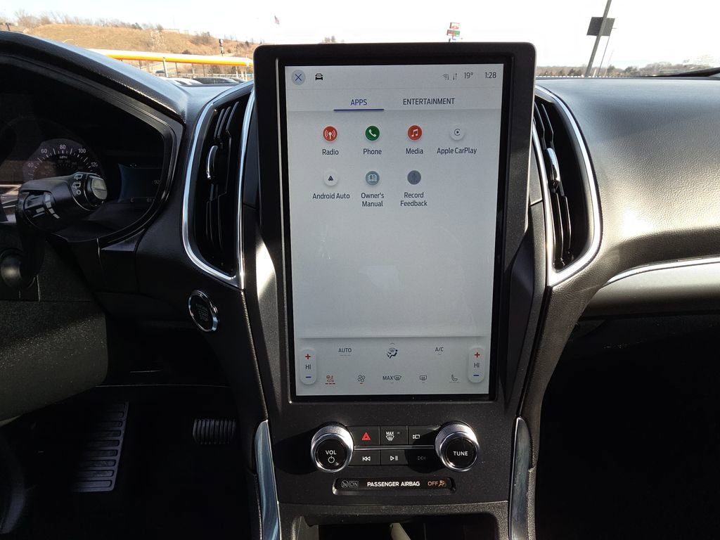 Used 2024 Ford Edge Titanium image 23