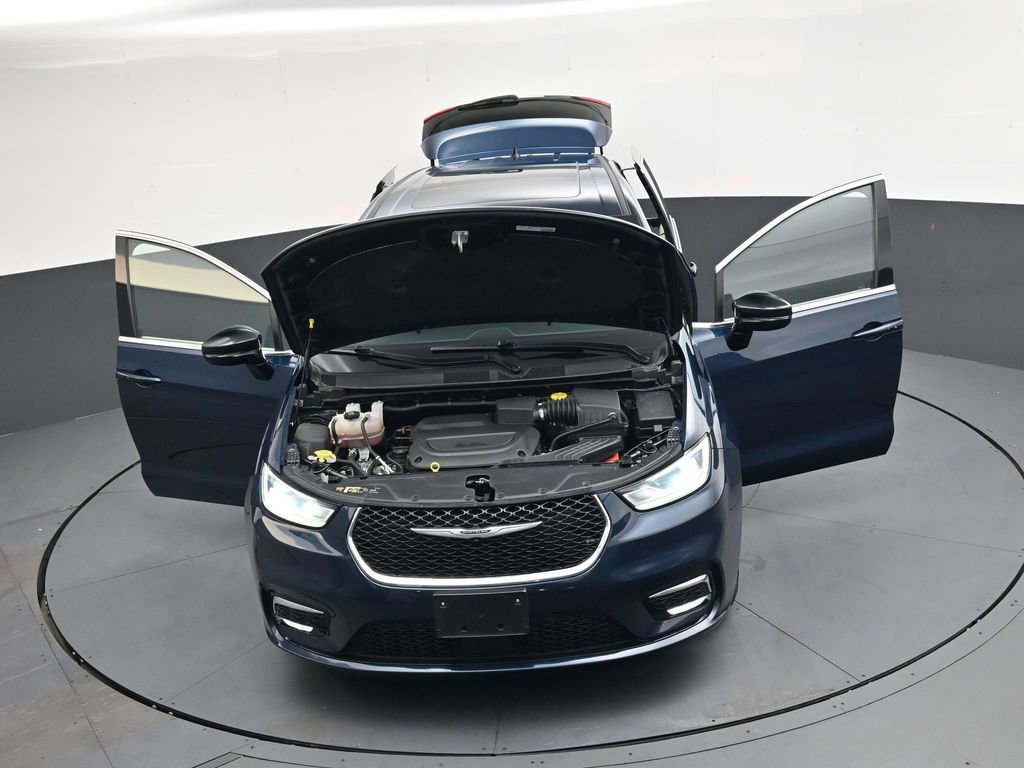 Used 2024 Chrysler Pacifica Limited image 46