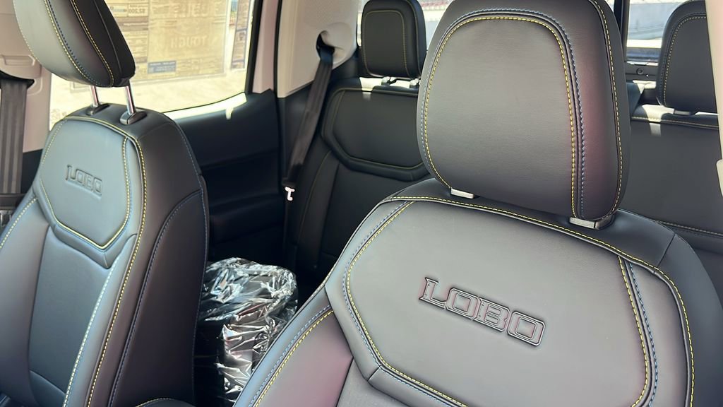 New 2025 Ford Maverick Lobo image 12