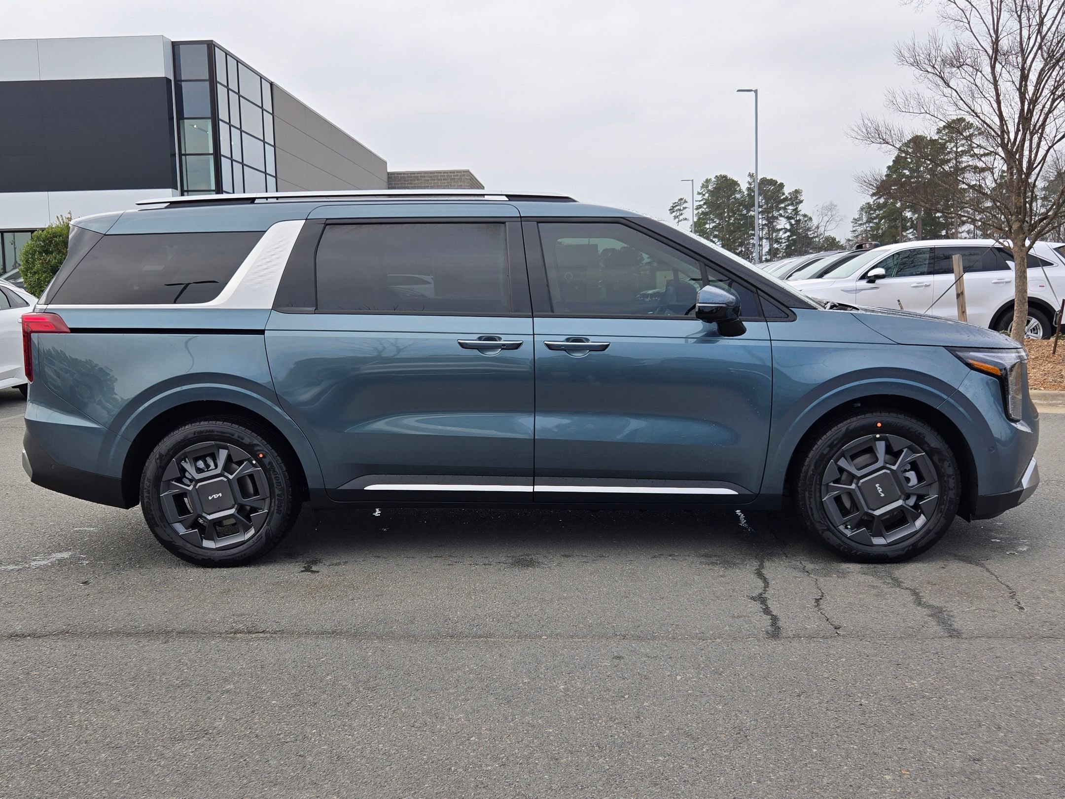 New 2026 Kia Carnival SX FWD image 8