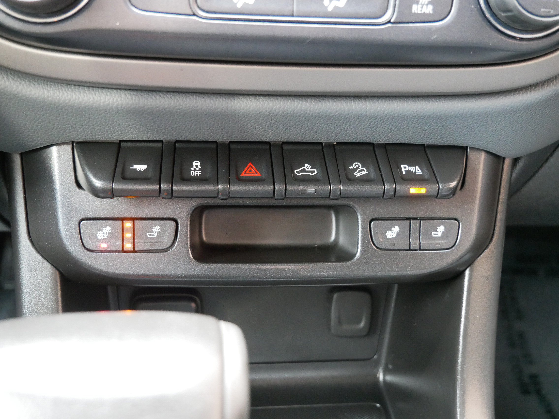 Used 2019 Chevrolet Colorado Z71 AWD/4WD image 19