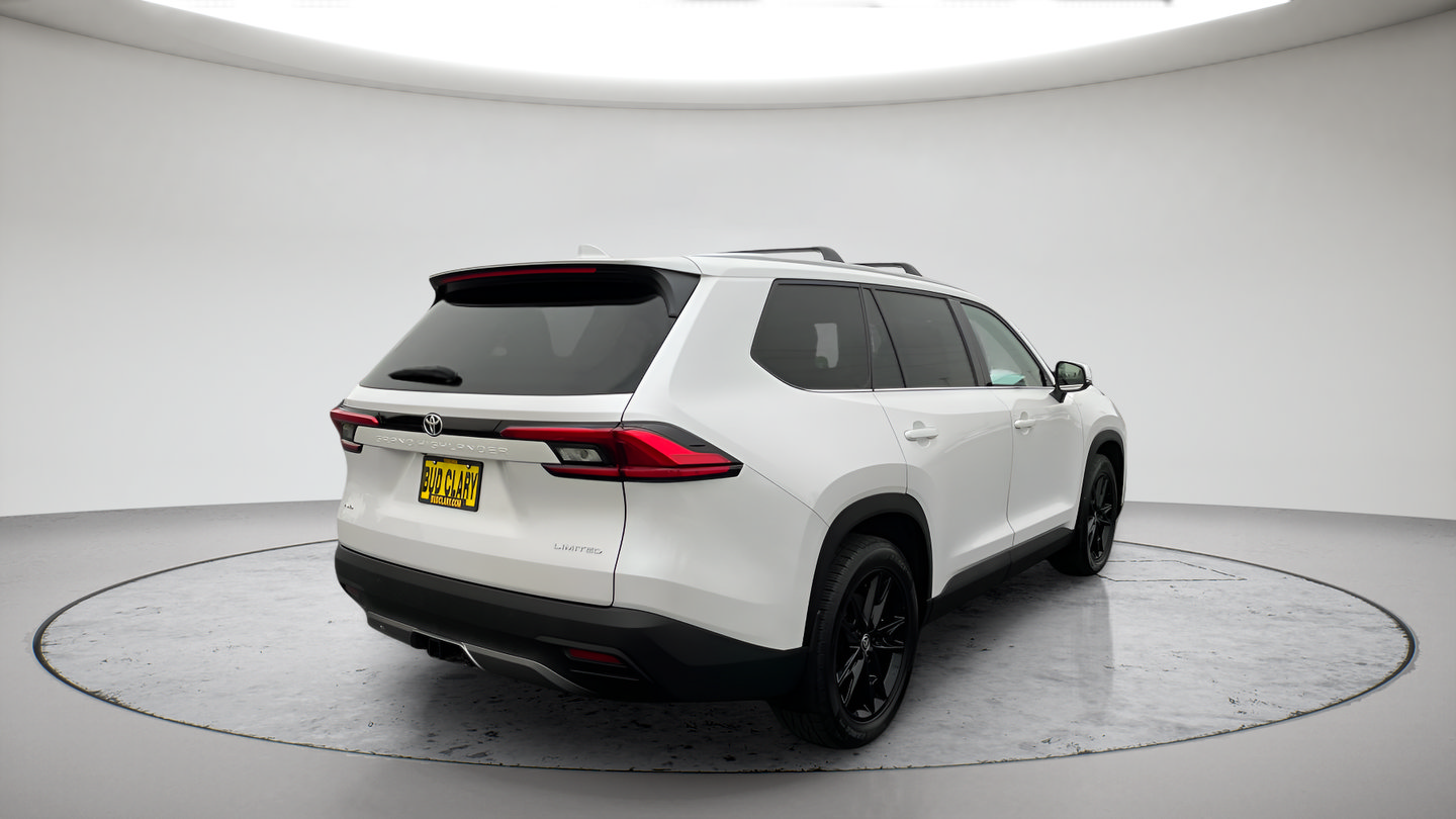 Certified 2024 Toyota Grand Highlander AWD image 3