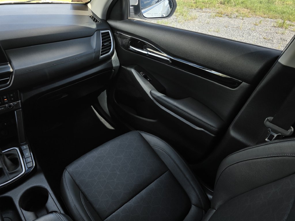 Used 2024 Kia Seltos EX AWD/4WD image 19