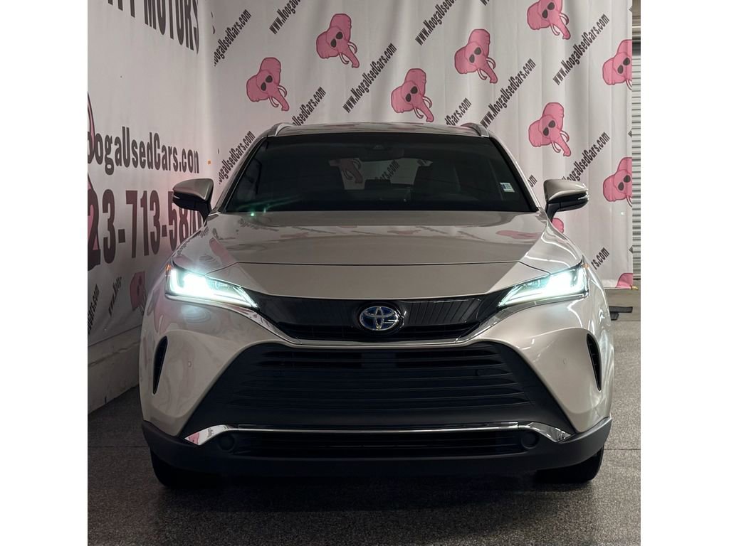 Used 2022 Toyota Venza XLE image 5
