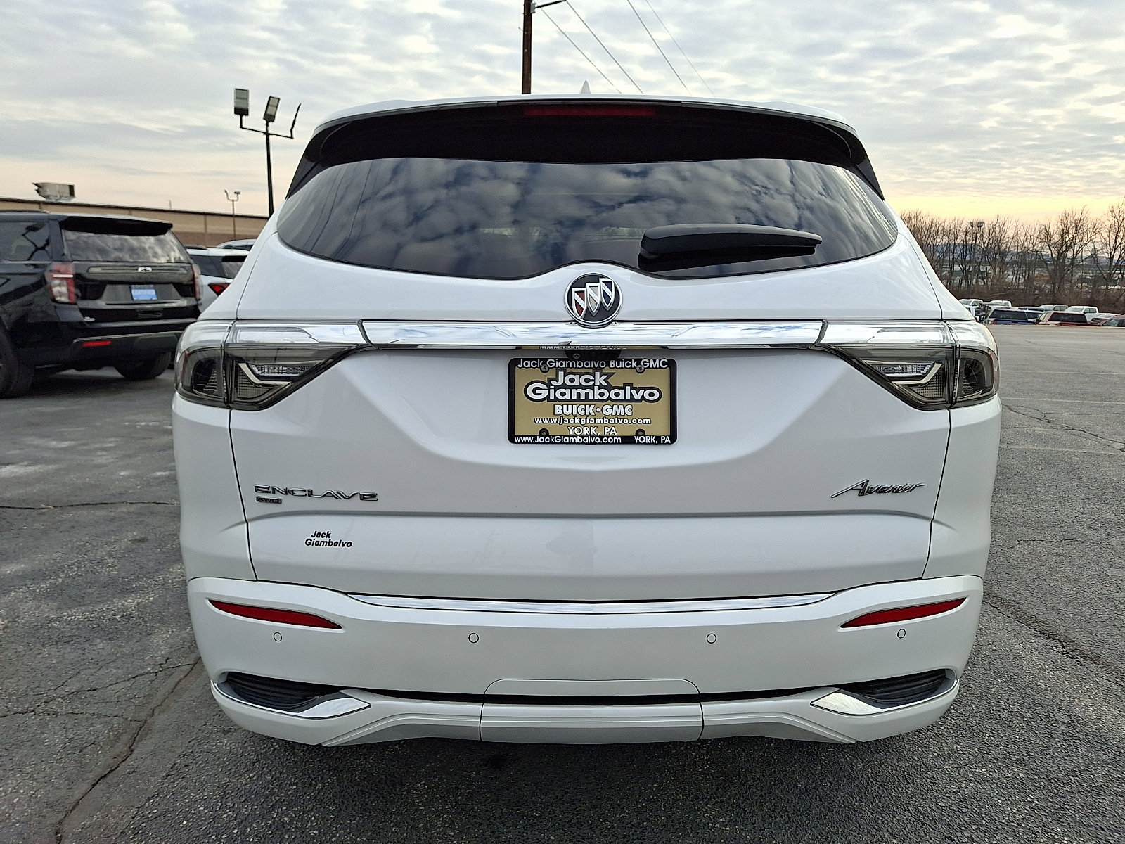 Certified 2024 Buick Enclave Avenir w/ Avenir Technology Package image 8