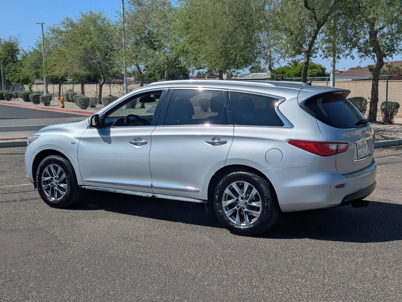 Used 2015 INFINITI QX60 FWD w/ Premium Plus Package image 4